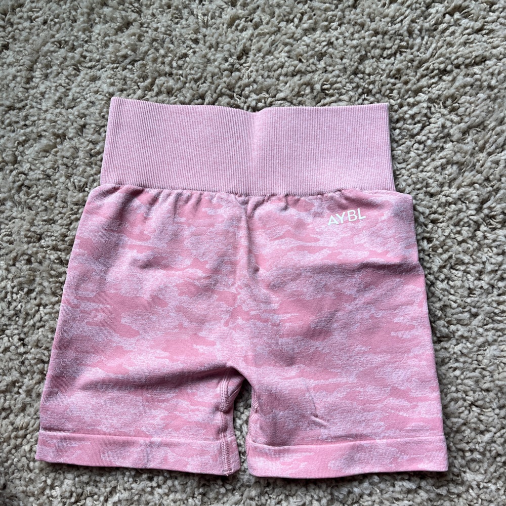 Abyl Seamless Pink Scrunch Workout Shorts